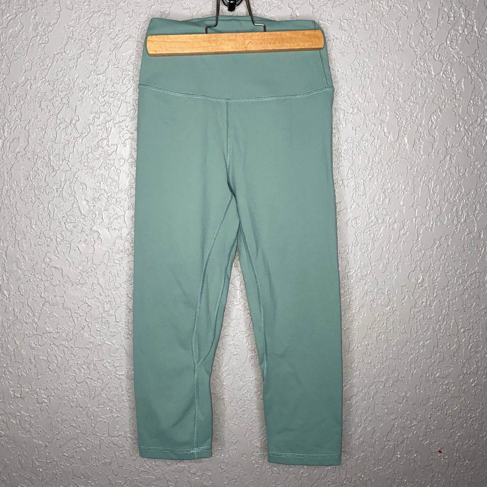 Astoria Green Capri leggings
